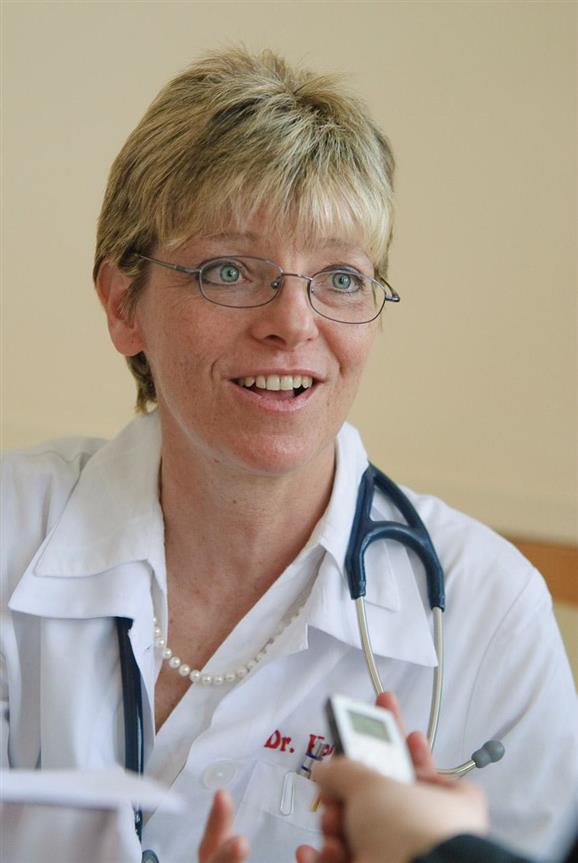 Prof. dr. Hosszúfalusi Nóra